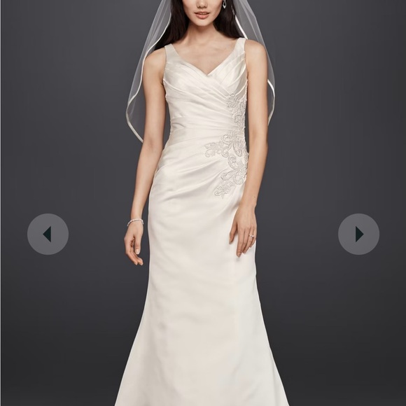 David's Bridal Dresses & Skirts - DAVID'S BRIDAL V-Neck Trumpet Wedding Dress with Pleated Bodice